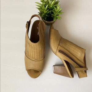 GNW Open Toe Zipper Back Strap Chunky Heels